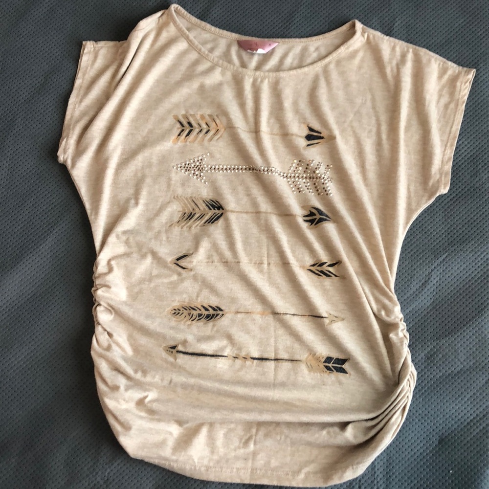 Chic Metallic Arrow Studded Short Sleeved Shirt